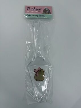 Pusheen Cake Server; Pusheen Box Exclusive